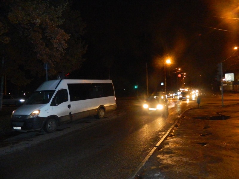 В Калининграде на улице Азовской под колесами авто пострадала женщина