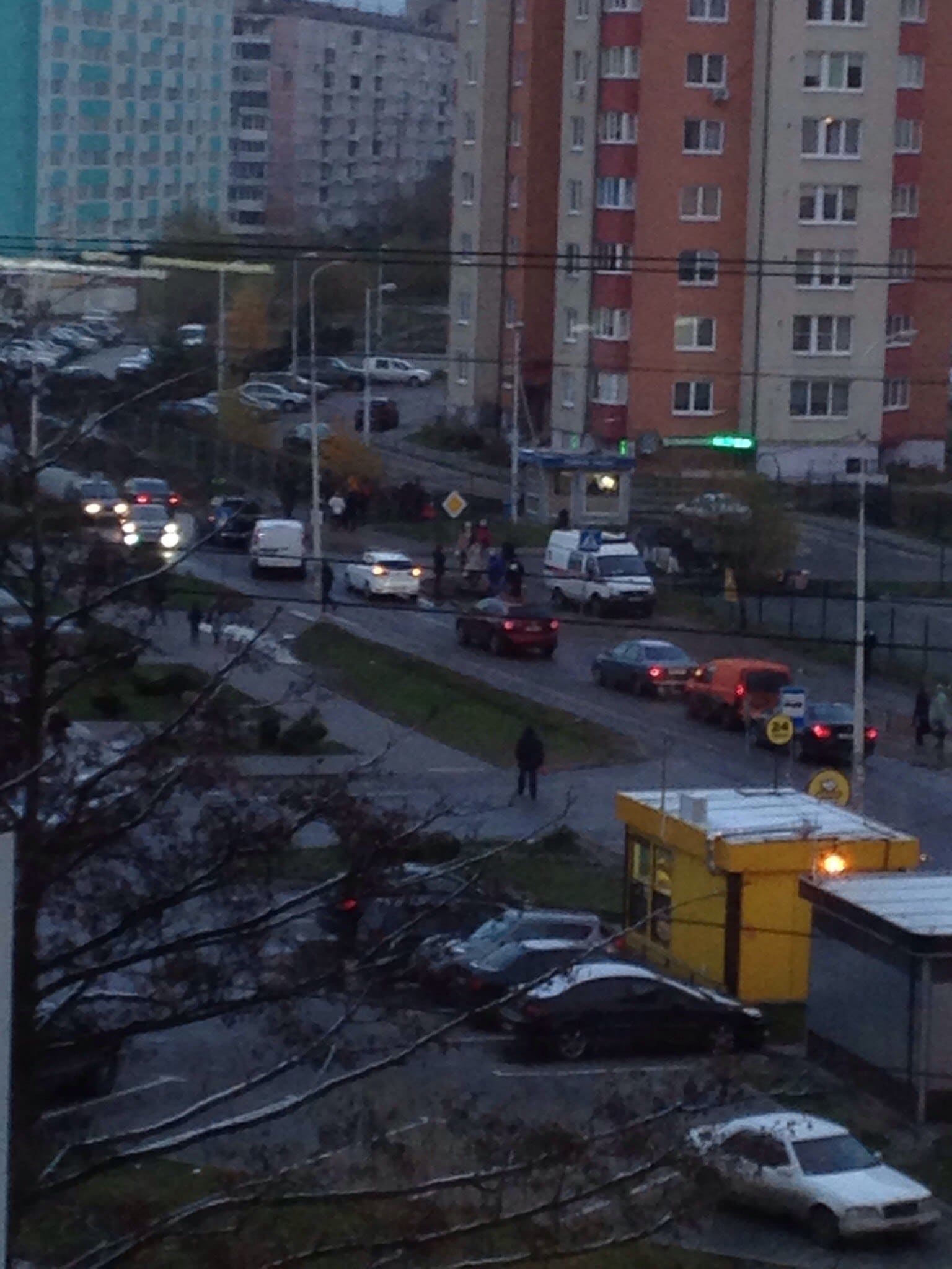 Очевидцы: на улице Автомобильной в Калининграде сбили пешехода