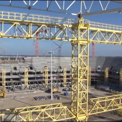 Установкой крыши на калининградский стадион к ЧМ-2018 займется 750-тонный суперкран