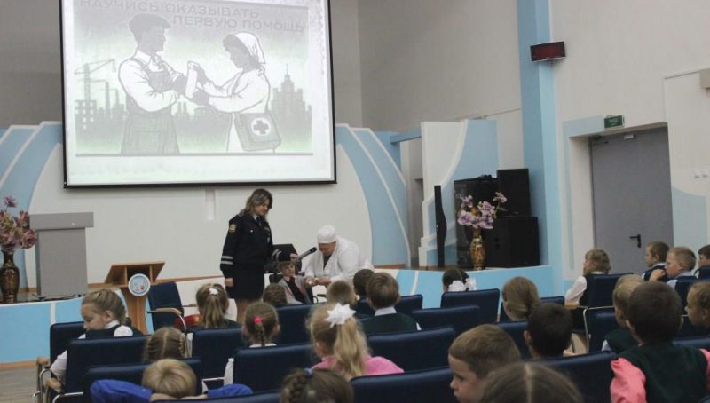 Калининградским школьникам рассказали, как оказавать первую помощь при ДТП