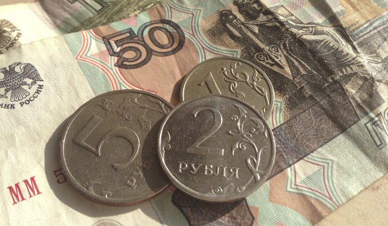 Прожиточный минимум в России повысили на 180 рублей