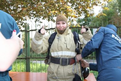 Поменялись профессиями: журналисты в роли пожарных