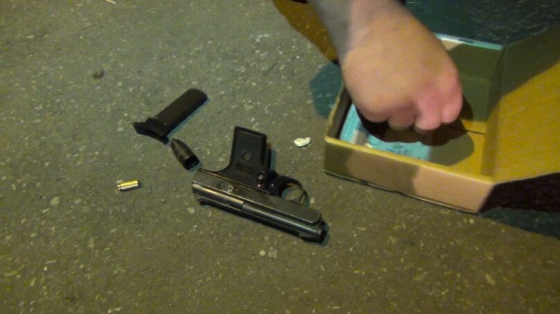 Полиция задержала молодого калининградца, пытавшегося продать пистолет