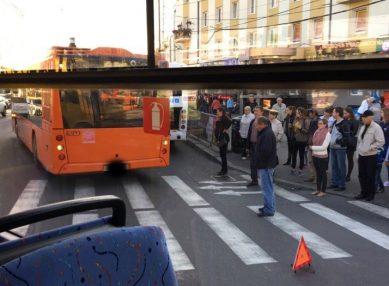 На площади Победы в Калининграде столкнулись автобусы