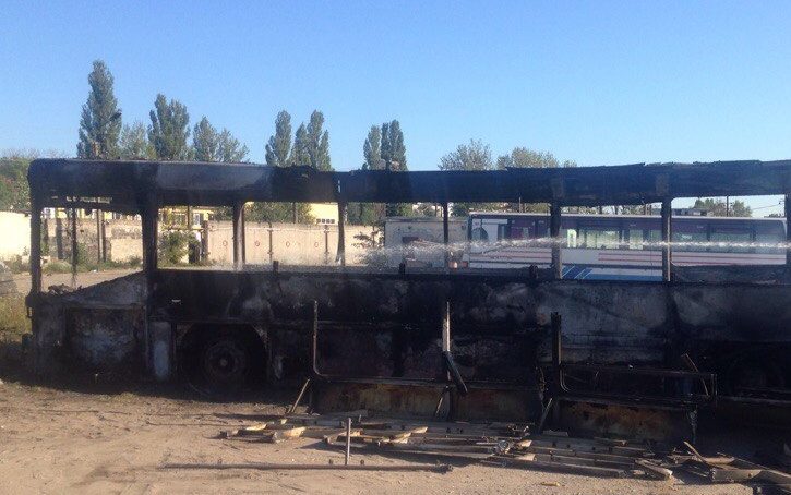 В Калининграде полностью сгорел пассажирский автобус