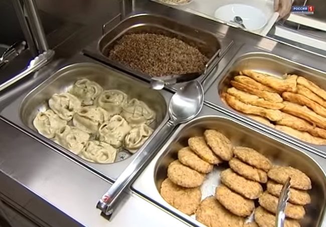В Калининграде проверят всех организаторов школьного питания