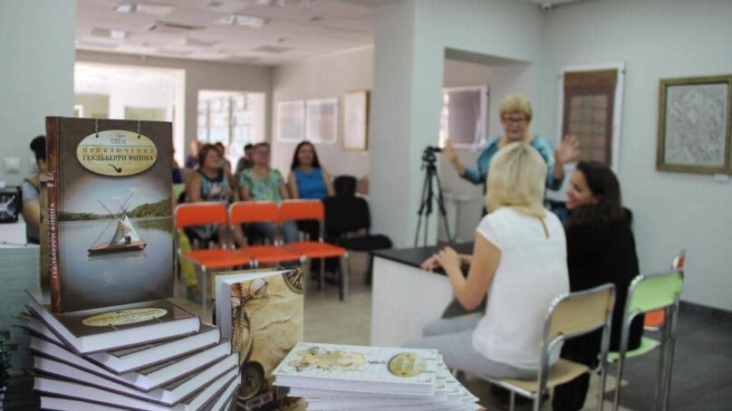 Калининградский «Ростелеком» подарил городским библиотекам новые книги