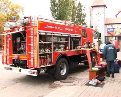 Калининградские огнеборцы приняли в коллектив многофункциональный автомобиль-спасатель