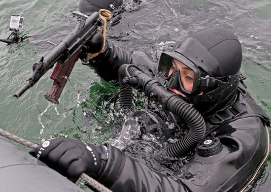 На Балтфлоте отработали стрельбу под водой из специального оружия