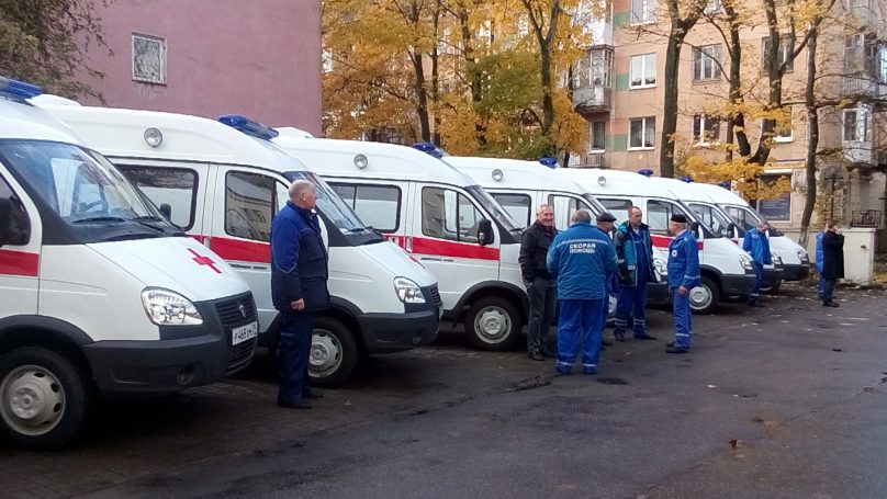 Правительство РФ выделило Калининграду автомобили скорой помощи и школьные автобусы