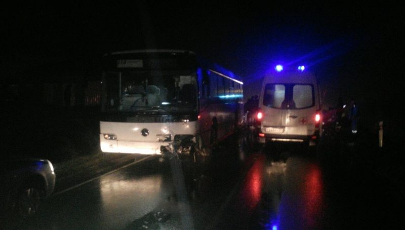 ГИБДД: В аварии под Зеленоградском с участием автобуса пострадали два человека