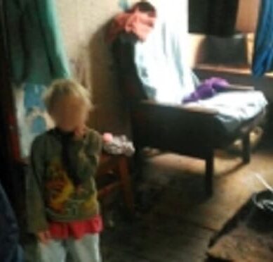 Жительница Гусевского района во время визита приставов грозилась убить дочь и себя