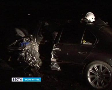 Лихач на «БМВ» на трассе Калининград-Мамоново перевернул авто с беременной женщиной за рулем