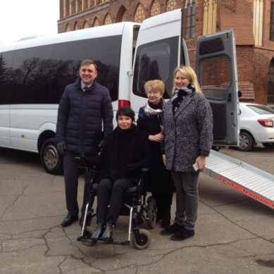 Инвалиды-колясочники смогут отправиться на экскурсию по Калининграду на автобусе