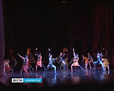Звезды Якутского театра показали калининградцам историю любви в танце