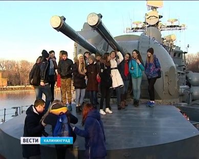Школьники познакомились с историей главной военной базы Балтийского флота