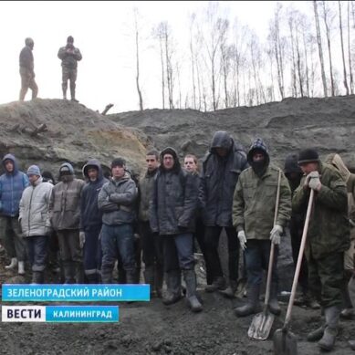 На дне внушительного котлована под Зеленоградском задержаны 22 черных копателя