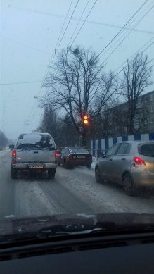 Автомобилисты жалуются на нечищеные дороги в Калининграде