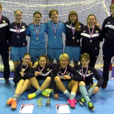 Калининградская женская сборная по мини-футболу привезла серебро из Петербурга