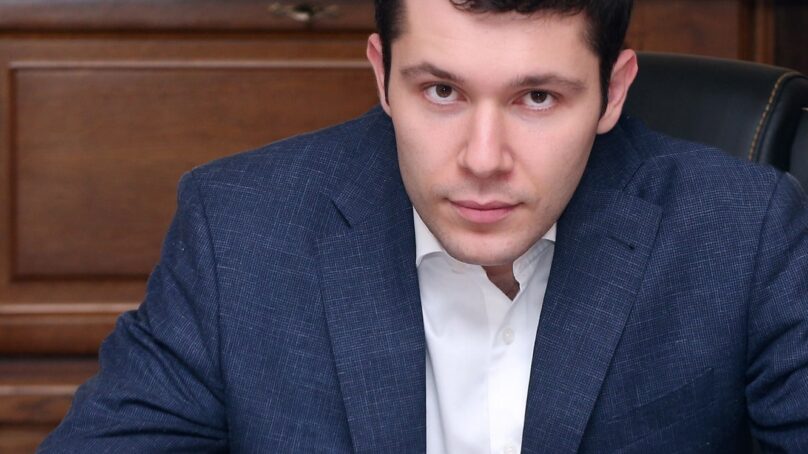 ПРЯМАЯ ЛИНИЯ С ГУБЕРНАТОРОМ. Антон Алиханов на канале «Россия 1» в 20.00. Тема: «Медицина».