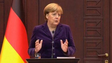 Меркель назвала «уткой» и провокацией историю о ребенке, изнасилованном немецкими военными