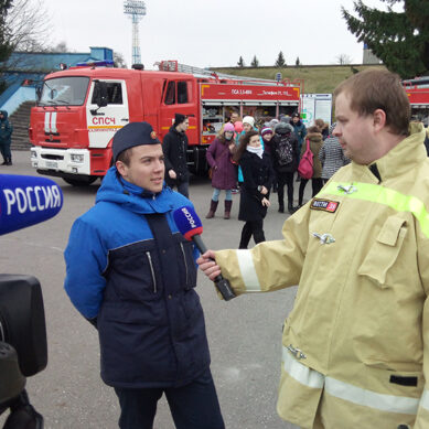 Пожарные устроили флэшмоб в центре Калининграда
