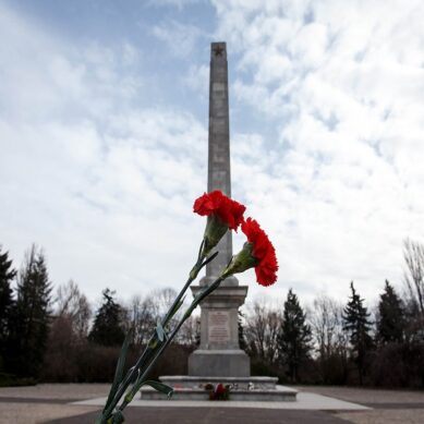 Польша продолжает войну с памятниками