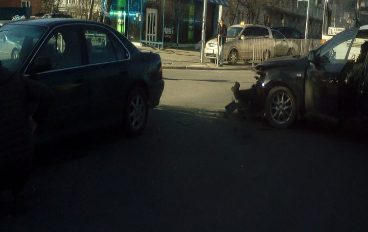 Движение на ул. А. Невского затруднено из-за аварии