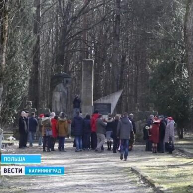 Простые граждане Польши не поддерживают борьбу своих властей с советскими памятниками