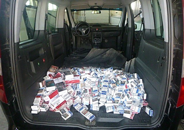 В Безледах задержали 3497 контрабандных пачек сигарет