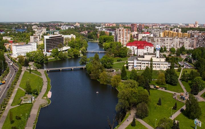 Антон Алиханов поручил защитить парки в Калининграде