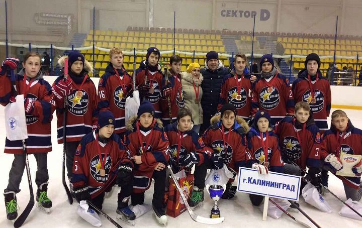 Хоккеисты «Янтарной звезды» стали призерами «Золотой шайбы»