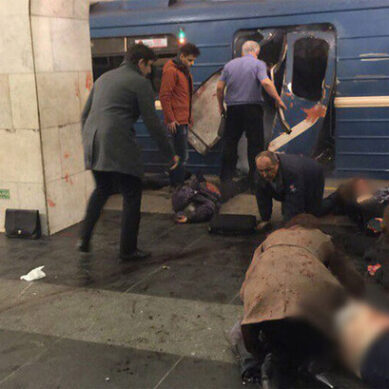Взрыв в метро Петербурга: погибли 10 человек