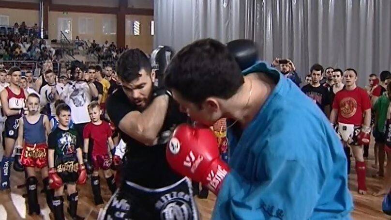 Антон Алиханов о тренировке с чемпионом мира по тайскому боксу: «Не хочется форму терять»