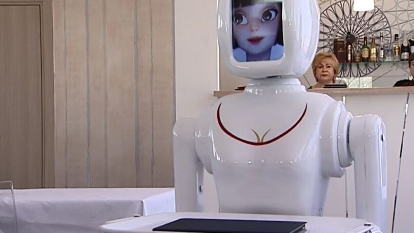 Посетителей ресторана  в Талпаках будет обслуживать робот-официантка