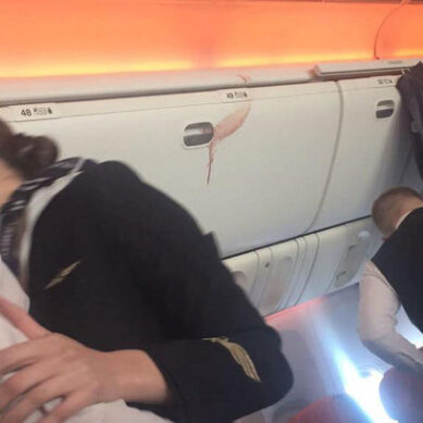 Повсюду кровь, пассажиров подбрасывало до потолка… Самолет «Аэрофлота» по пути в Таиланд провалился в воздушную яму