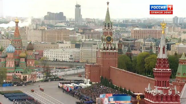 Главный Парад Победы начался в Москве на Красной площади