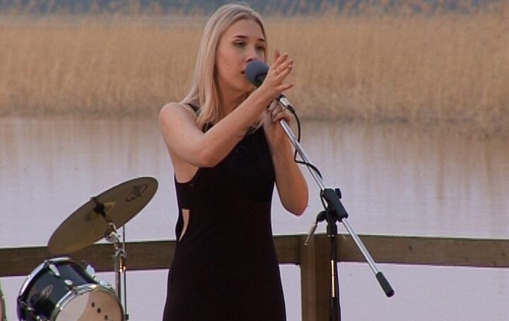 На озере Виштынец прошел музыкальный фестиваль «На передовой»