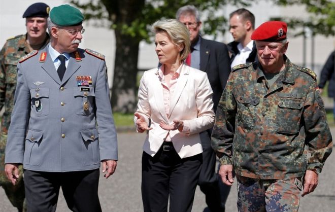 Министр обороны Германии: Не потерплю преклонения перед вермахтом в армии
