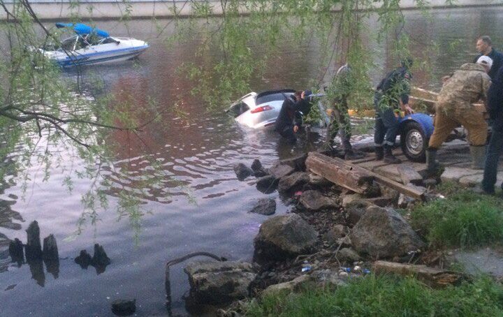 Полиция выяснила, из-за чего в Преголе утонул автомобиль