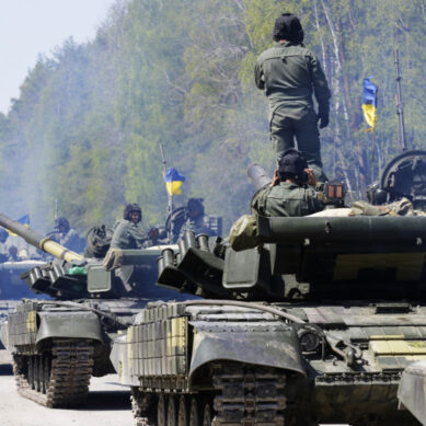 Украинские танки бесконтрольно разъезжают по территории Польши