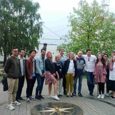Антон Алиханов встретился блогерами со всей страны