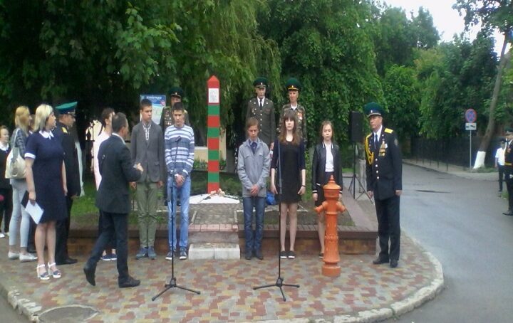 В Зеленоградске открыли памятник пограничному столбу