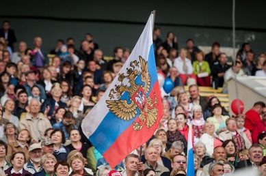 В День флага России молодым калининградцам вручат паспорта