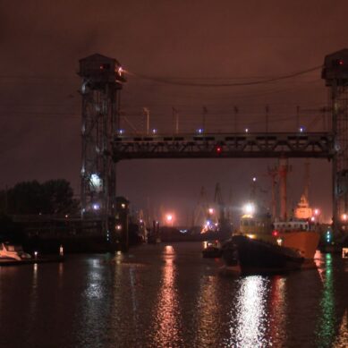 Вечером в Калининграде для участников регаты разведут двухъярусный мост