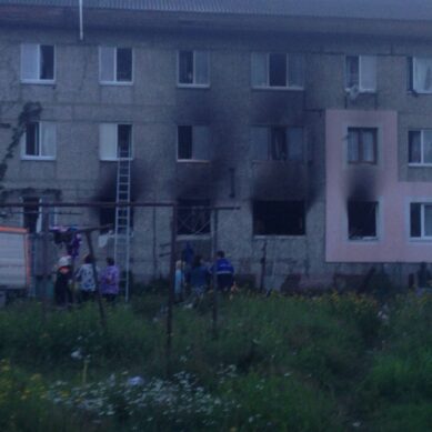 Пожар в пос. Волочаевское: один пострадавший, три человека спасены