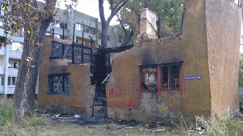 В Калининграде на улице Белинского сгорел двухэтажный дом