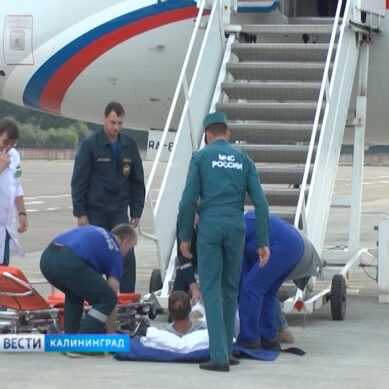 Тяжелобольного пациента доставили из Калининграда в Москву санавиацией