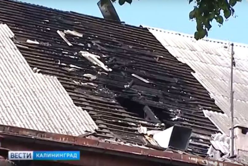 МЧС: на «Вагонке» выгорело 20 квадратных метров крыши