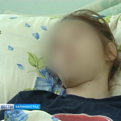 Девочке из Калининграда с тяжелой травмой ноги требуется профессиональный психолог